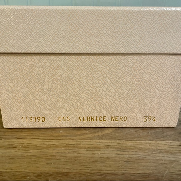 Prada Vernice Nero Pumps (EU 39.5) - Picture 9 of 10